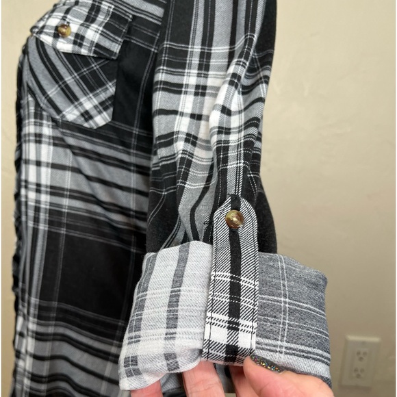 Like New! Passport Flannel Button Down Shirt - Picture 3 of 7